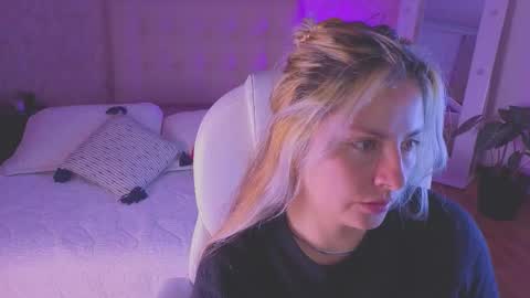 BRANDY  online show from September 17, 2025, 12:18 pm