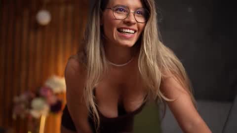 Alex online show from October 9, 2025, 4:10 am