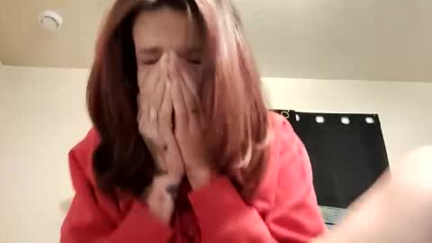 bratlips online show from November 8, 2025, 9:31 am