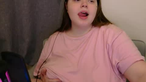 Emma online show from December 3, 2025, 6:28 pm