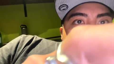 Snapshot of bravo323 chatting on February 5, 2025, 11:39 pm bravo323 online show from February 5, 2025, 11:39 pm