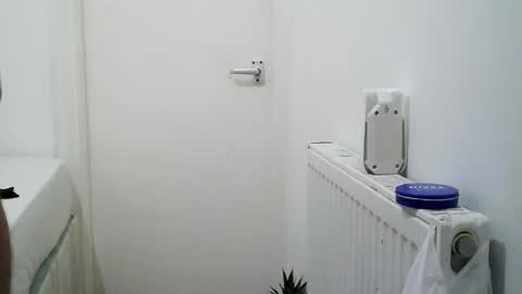 brazillllondonn online show from April 29, 2026, 8:04 pm