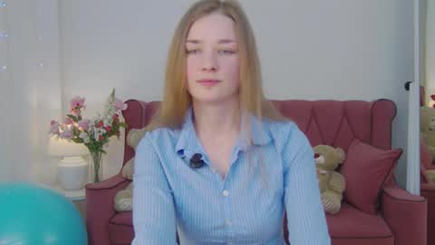 Snapshot of bree_sky chatting on March 31, 2026, 1:44 pm Bree online show from March 31, 2026, 1:44 pm