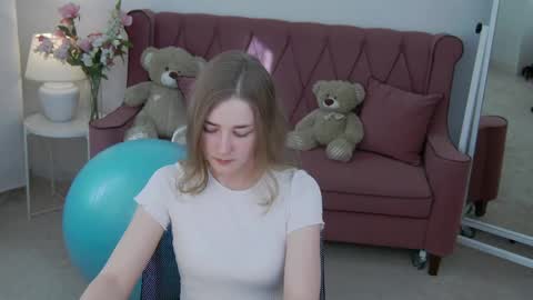 Snapshot of bree_sky chatting on April 22, 2026, 1:23 pm Bree online show from April 22, 2026, 1:23 pm
