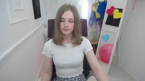 Snapshot of bree_sky chatting on April 27, 2026, 1:20 pm Bree online show from April 27, 2026, 1:20 pm