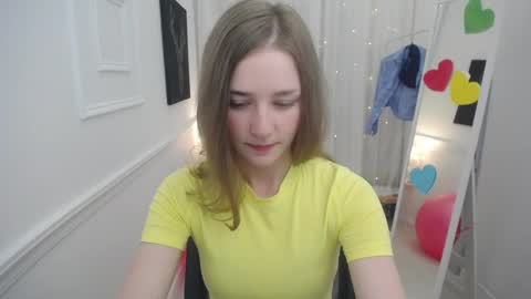 Snapshot of bree_sky chatting on May 15, 2026, 11:17 am Bree online show from May 15, 2026, 11:17 am
