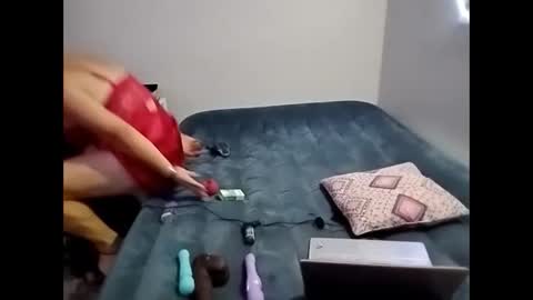 breeblowzcloudz online show from March 7, 2025, 3:40 am