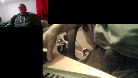 Snapshot of bremer64 chatting on February 4, 2025, 10:00 am bremer64 online show from February 4, 2025, 10:00 am