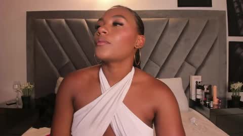Snapshot of brenda_nova18 chatting on May 25, 2026, 9:21 pm Brenda online show from May 25, 2026, 9:21 pm