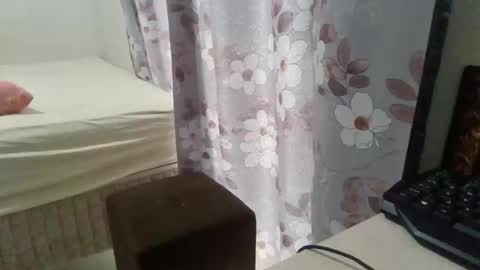 QueenGeisi. online show from January 14, 2026, 4:23 pm