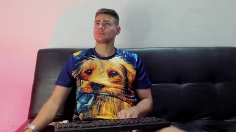 brian_mac online show from December 31, 2024, 6:24 pm