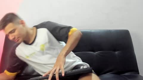 brian_mac online show from January 11, 2025, 6:54 pm