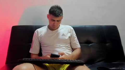 brian_mac online show from January 29, 2025, 4:05 am