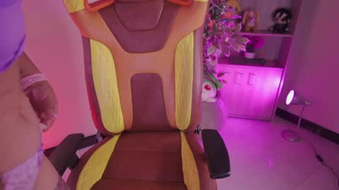 Briana online show from June 9, 2026, 6:41 pm