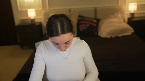 Diamonds Girls online show from October 27, 2025, 8:18 am