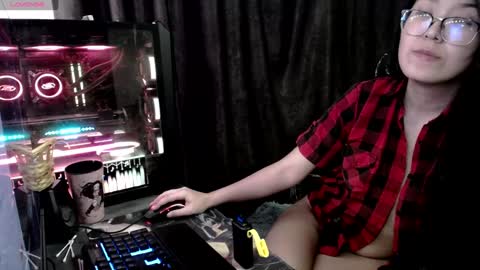 Snapshot of brightssmiles chatting on February 6, 2025, 9:43 am Aisha online show from February 6, 2025, 9:43 am