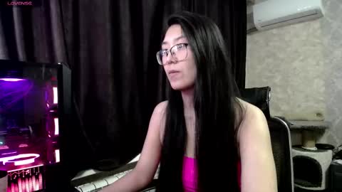 Snapshot of brightssmiles chatting on February 10, 2025, 7:04 am Aisha online show from February 10, 2025, 7:04 am