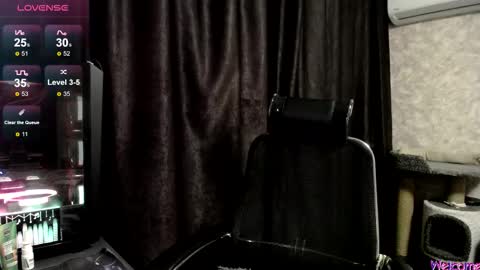 Snapshot of brightssmiles chatting on October 24, 2025, 8:11 am Aisha online show from October 24, 2025, 8:11 am