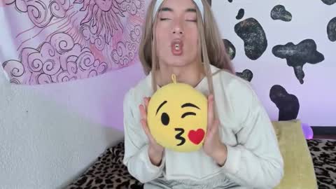 Snapshot of brihanna_cooper chatting on December 1, 2025, 1:49 pm bri online show from December 1, 2025, 1:49 pm