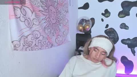 Snapshot of brihanna_cooper chatting on December 18, 2025, 4:02 pm bri online show from December 18, 2025, 4:02 pm