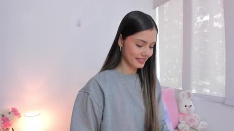 Brisa  online show from October 21, 2025, 5:13 pm