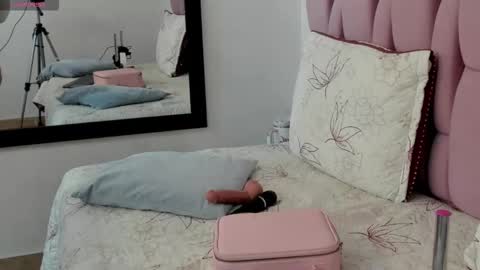 brithanyadams online show from November 10, 2025, 4:33 am