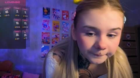 Snapshot of britney_lynch chatting on February 3, 2026, 7:08 pm Britney online show from February 3, 2026, 7:08 pm