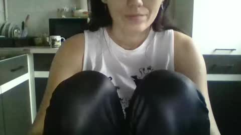 Snapshot of britneyamy chatting on December 16, 2024, 1:32 pm Britney online show from December 16, 2024, 1:32 pm