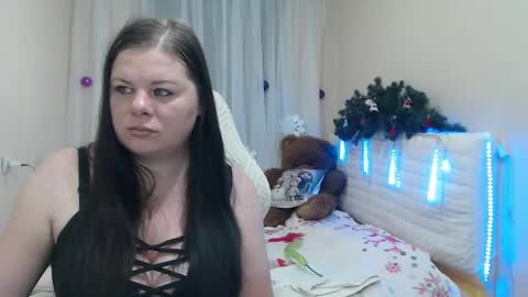 Snapshot of britneyraine chatting on December 17, 2025, 8:09 am britneyraine online show from December 17, 2025, 8:09 am