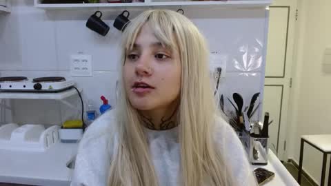 maru miaw   Please help me to reach 100 thumbs up online show from October 31, 2025, 10:33 pm