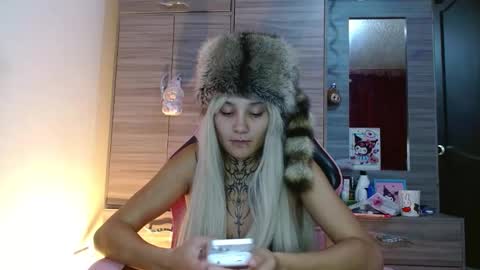 maru miaw   Please help me to reach 100 thumbs up online show from November 21, 2025, 10:08 pm