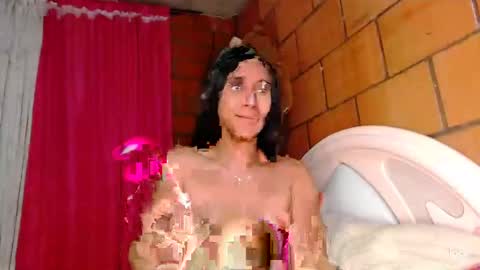 Julieth Sofa Rincn Amador online show from March 10, 2025, 1:56 am