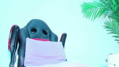 BRIYIT     online show from January 30, 2025, 9:15 am