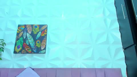 BRIYIT     online show from February 19, 2025, 10:01 am