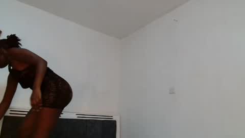 Snapshot of broken_haloo chatting on February 2, 2026, 7:29 am broken_haloo online show from February 2, 2026, 7:29 am