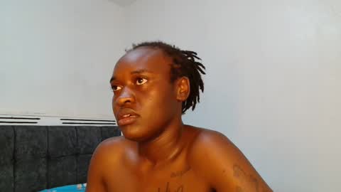 Snapshot of broken_haloo chatting on February 5, 2026, 6:18 am broken_haloo online show from February 5, 2026, 6:18 am