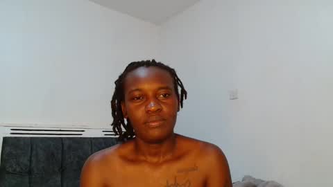 Snapshot of broken_haloo chatting on February 8, 2026, 6:17 am broken_haloo online show from February 8, 2026, 6:17 am