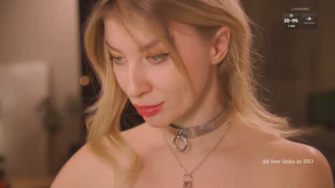 Snapshot of bronnica chatting on December 28, 2024, 5:57 pm Anna online show from December 28, 2024, 5:57 pm