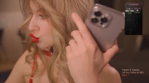 Snapshot of bronnica chatting on January 13, 2025, 3:26 pm Anna online show from January 13, 2025, 3:26 pm