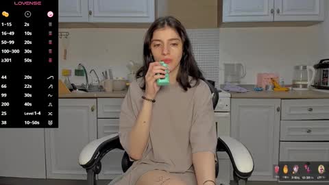 broosnica1 online show from March 3, 2025, 5:53 am