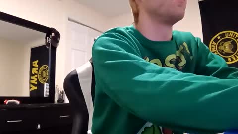 Snapshot of broski2002633810 chatting on November 4, 2025, 6:12 am broski2002633810 online show from November 4, 2025, 6:12 am