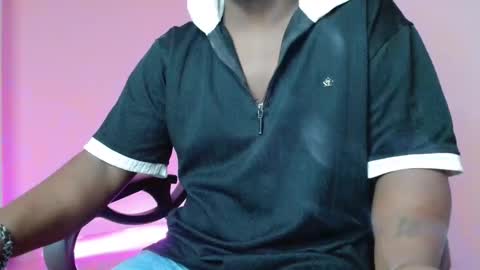 Snapshot of brown_king_00 chatting on November 15, 2025, 3:52 pm brown_king_00 online show from November 15, 2025, 3:52 pm