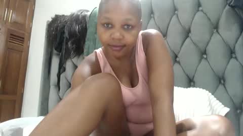 Snapshot of brownebonyagain chatting on September 11, 2025, 2:33 am bella online show from September 11, 2025, 2:33 am