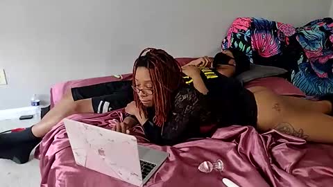 brownnnjuicy online show from May 9, 2026, 6:13 pm
