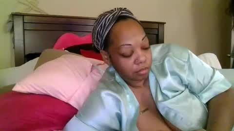 brownroundrenee online show from June 7, 2026, 11:14 am