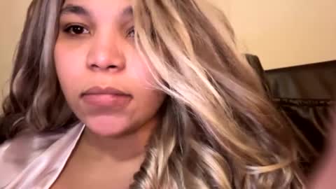 Snapshot of brownsugar0910 chatting on January 22, 2025, 4:13 am EtherealLilac online show from January 22, 2025, 4:13 am