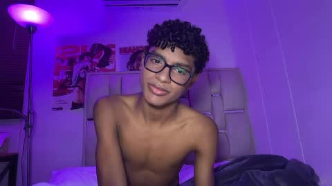 Snapshot of brownytwinkyandre chatting on April 11, 2026, 3:22 am Andre online show from April 11, 2026, 3:22 am