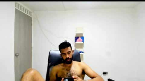 bruce_1111 online show from April 21, 2026, 1:42 am