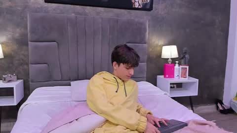 Bruce Hans online show from February 21, 2025, 11:33 am