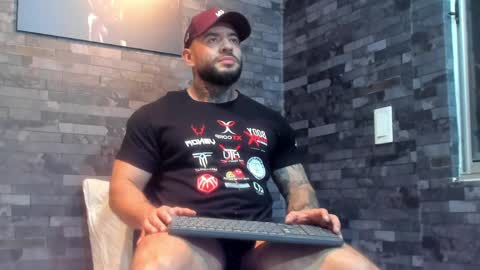 brucedallas online show from June 8, 2026, 1:50 am